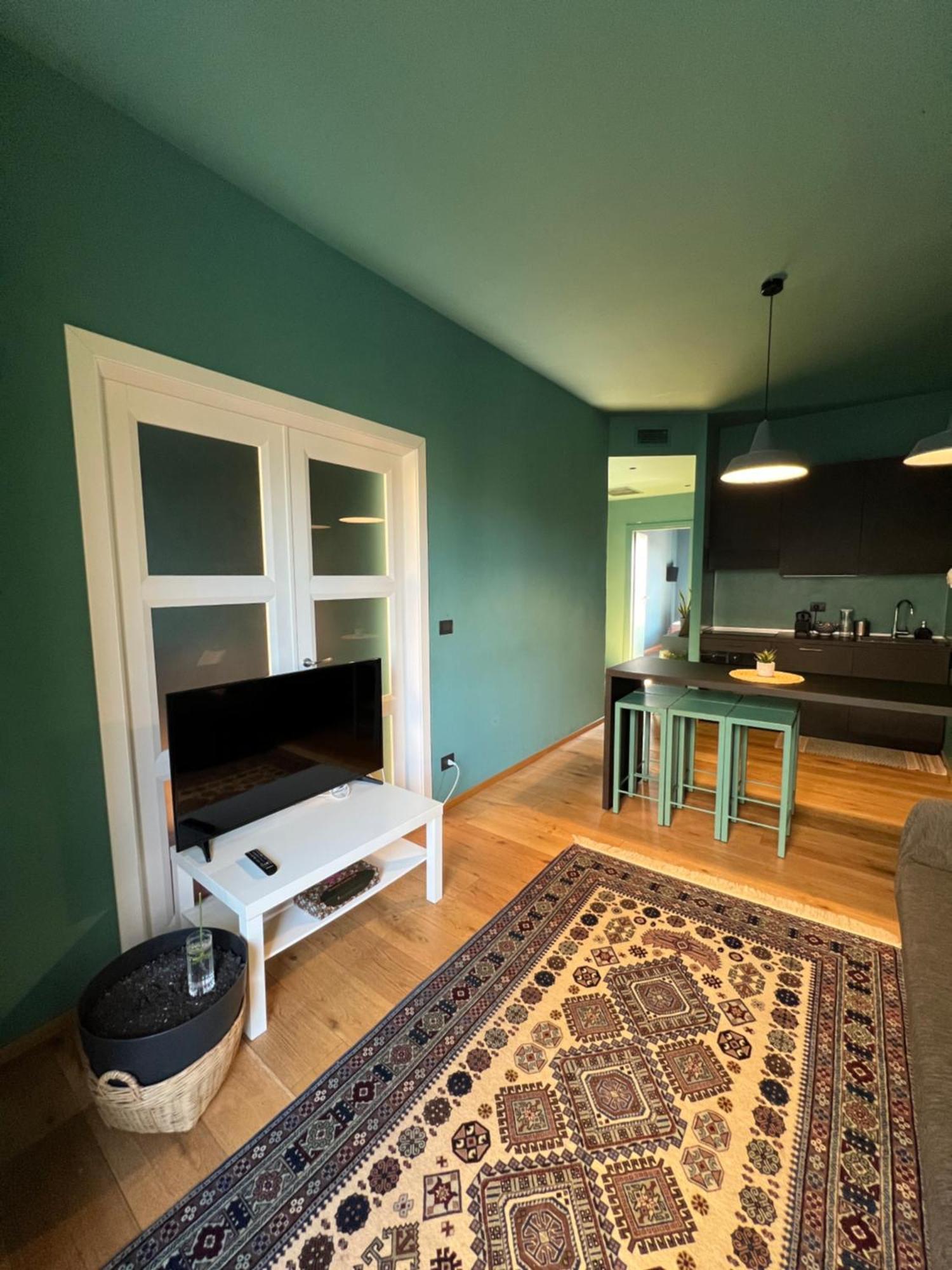 Room With Private Balcony On The Dora River Turin Exterior foto