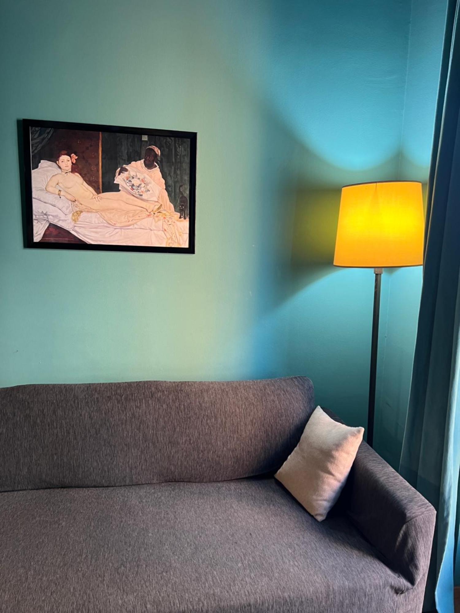 Room With Private Balcony On The Dora River Turin Exterior foto